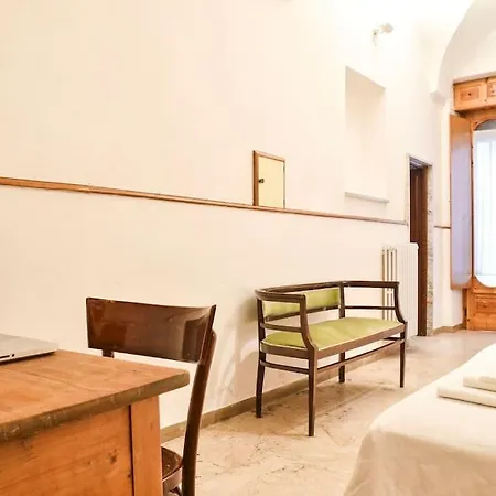 Lo Studio. Casa Centralissima アパート マルティナ・フランカ