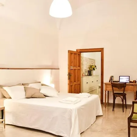 Apartment Lo Studio. Casa Centralissima Martina Franca